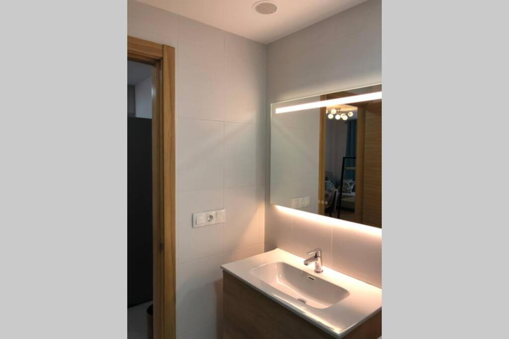 Deluxe Marina Apartment Вивейро Екстериор снимка
